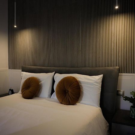 Ilioneo Apartments Napoli Bagian luar foto