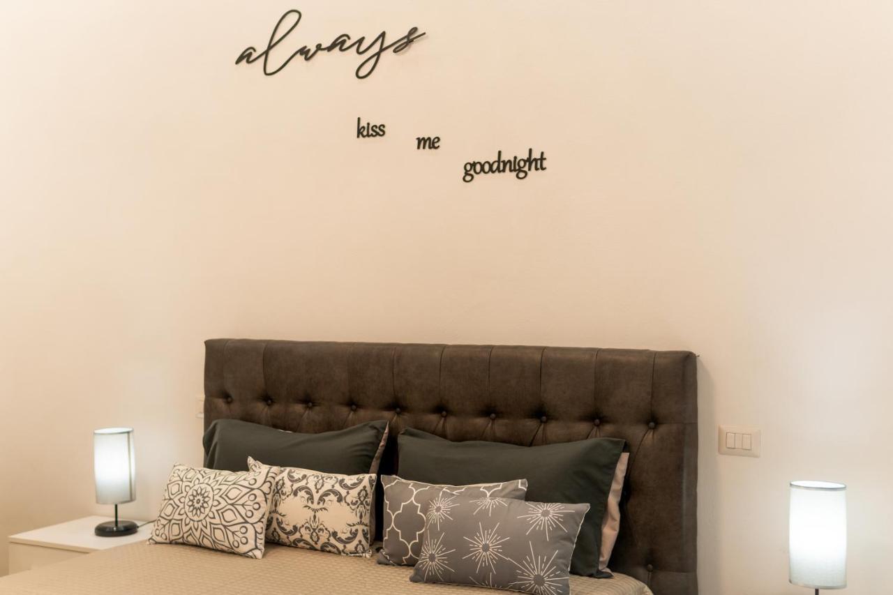 Ilioneo Apartments Napoli Bagian luar foto