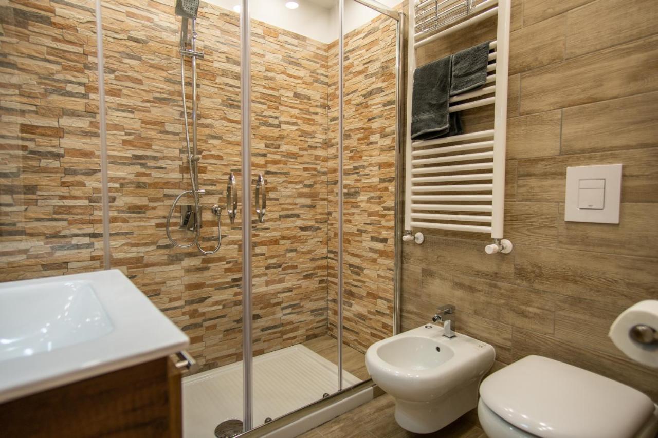 Ilioneo Apartments Napoli Bagian luar foto
